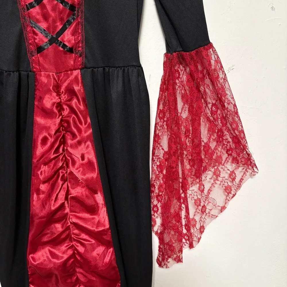 WAY to CELEBRATE Vampire Costume Girl